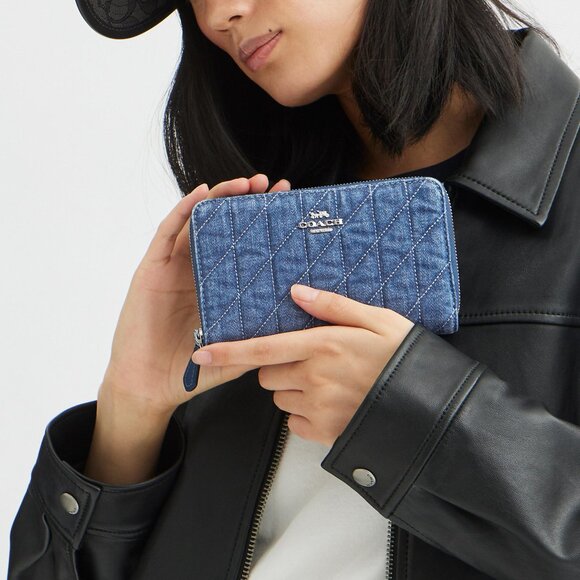 Coach Denim Medium Id Zip Wallet With Quilting NWT - Picture 2 of 5